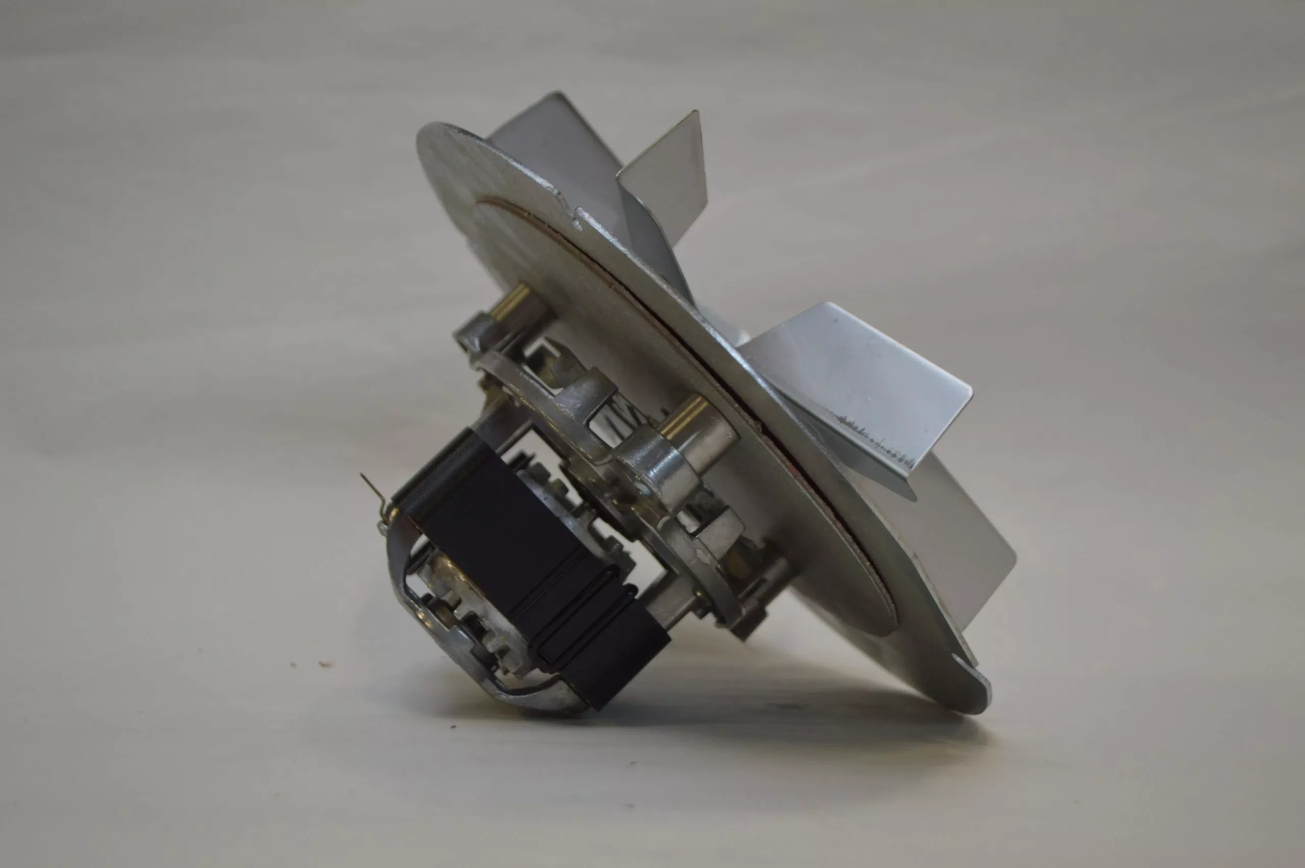 MOTEUR DE L'EXTRACTEUR diamètre 100 ECOFOREST