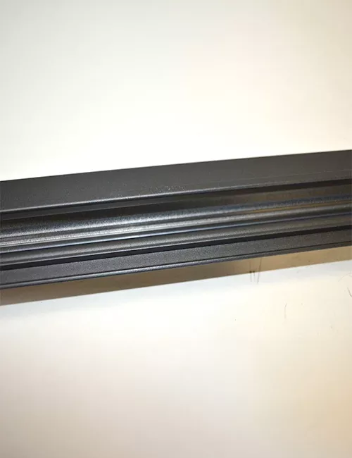 Montant antérieur laqué pour poêles à granulés MCZ et RED.